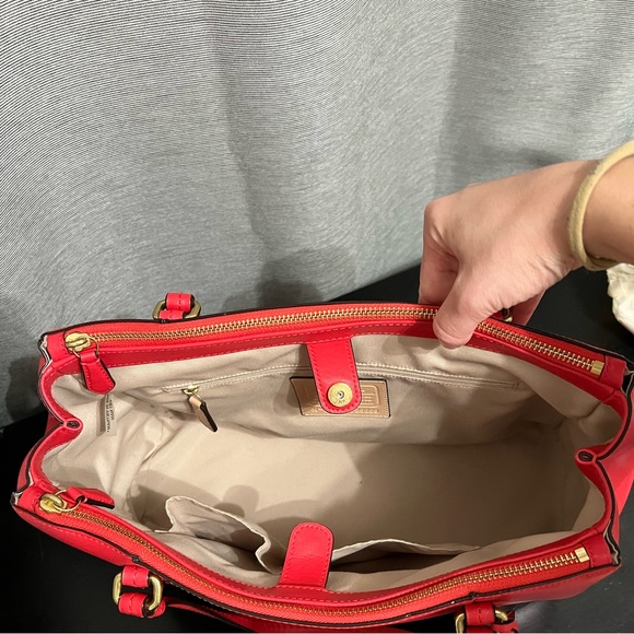 COACH LEATHER TOTE - Picture 10 of 12